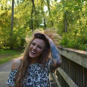 Meet your Posher, Alyssa